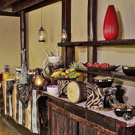 Kambaku River Sands Hotel โฮดสปรูท ภายนอก รูปภาพ