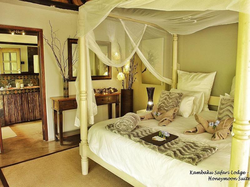 Kambaku River Sands Hotel โฮดสปรูท ภายนอก รูปภาพ