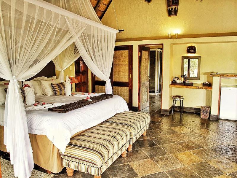Kambaku River Sands Hotel โฮดสปรูท ภายนอก รูปภาพ