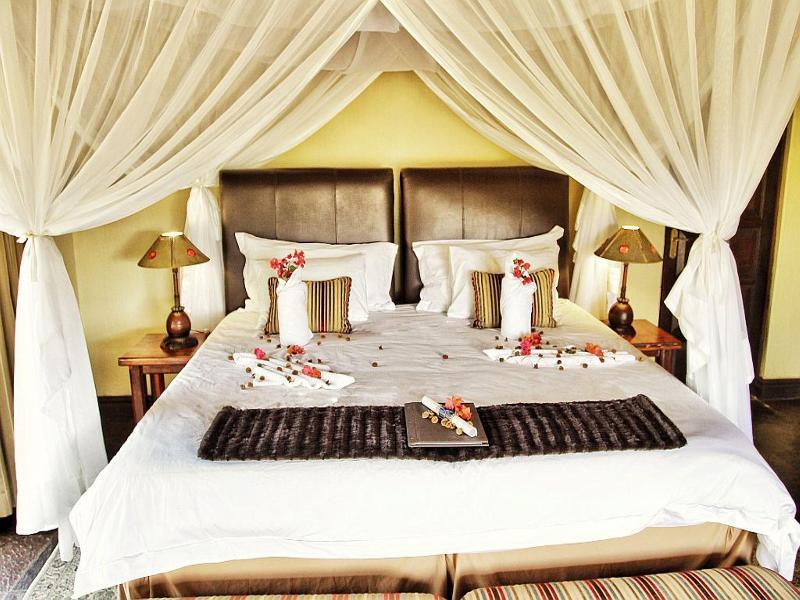 Kambaku River Sands Hotel โฮดสปรูท ภายนอก รูปภาพ